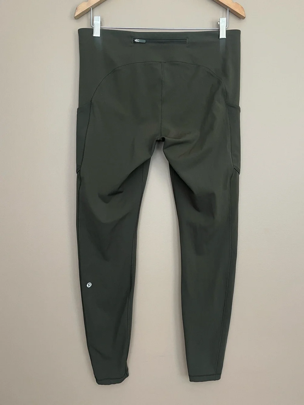 {Lululemon} Speed Up Tight Full-On Luxtreme 28